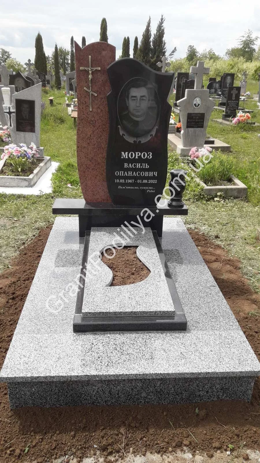 Одинарний пам'ятник з граніту - Кам'янець-Подільський | GranitPodillya